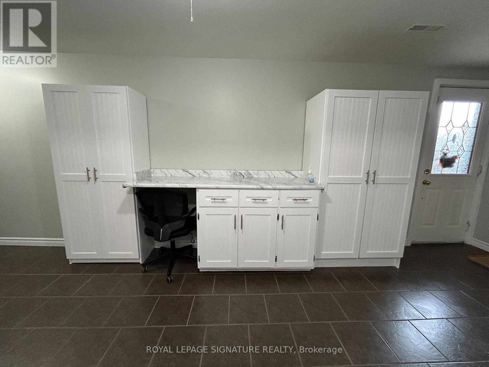 467 Fendalton Street, Mississauga (Cooksville), Ontario  L5B 2L8 - Photo 5 - W12487170