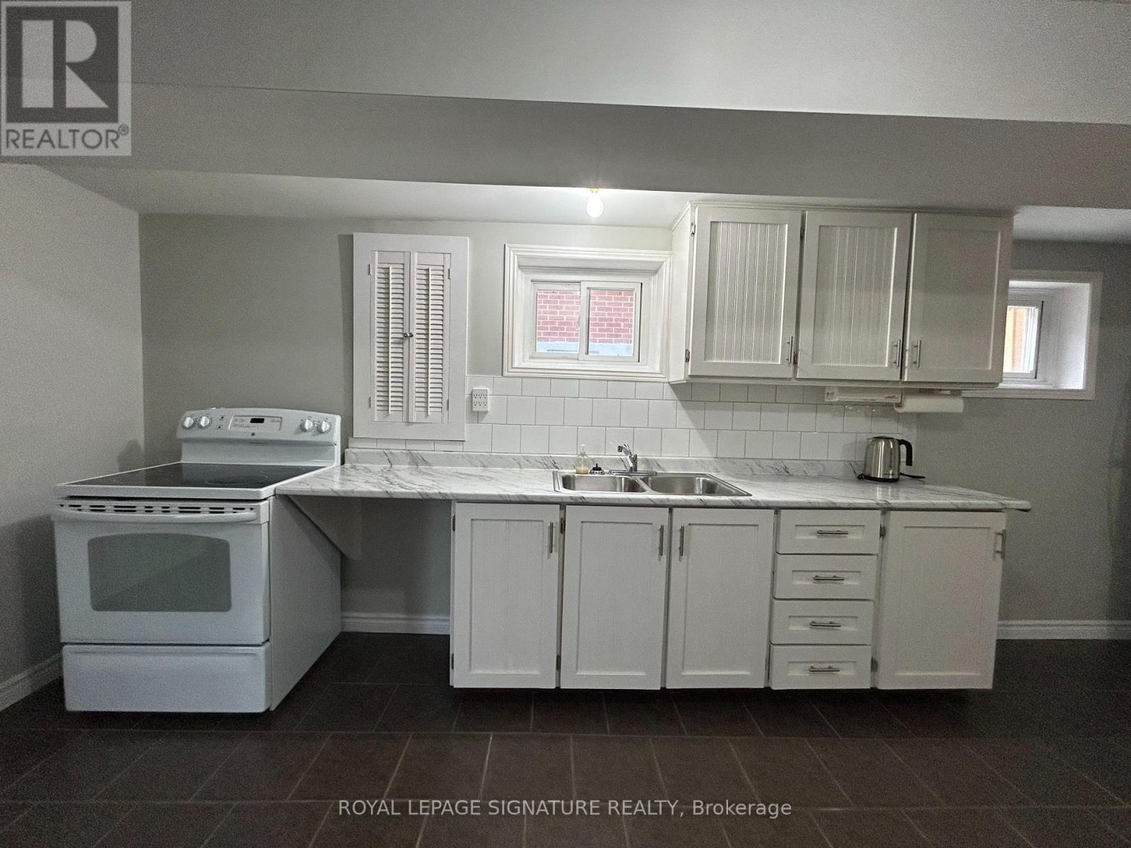 467 Fendalton Street, Mississauga (Cooksville), Ontario  L5B 2L8 - Photo 6 - W12487170