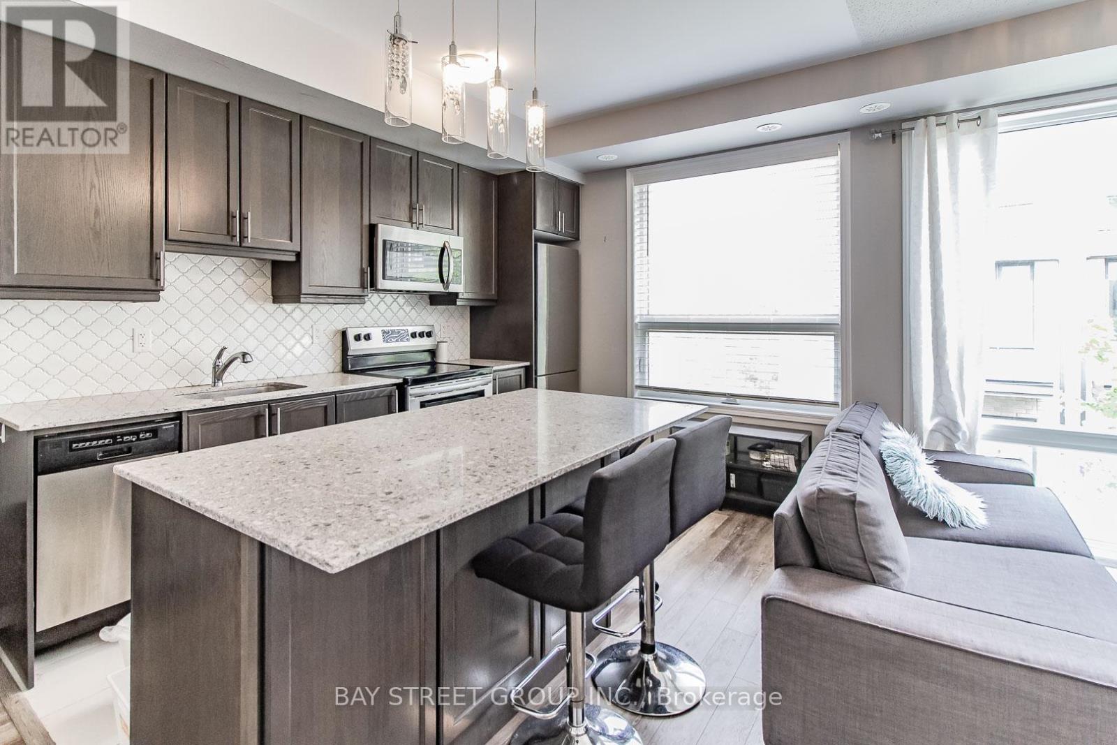 99 - 32 Fieldway Road, Toronto (Islington-City Centre West), Ontario  M8Z 3L2 - Photo 5 - W12487188