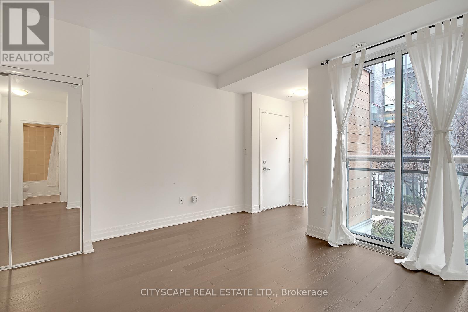 402 - 380 Wallace Avenue, Toronto (Dovercourt-Wallace Emerson-Junction), Ontario  M6P 3P2 - Photo 5 - W12487202