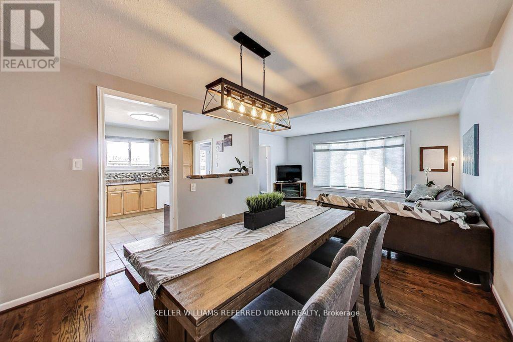 116 Fallingdale Crescent, Brampton, Ontario  L6T 3J6 - Photo 10 - W12487206