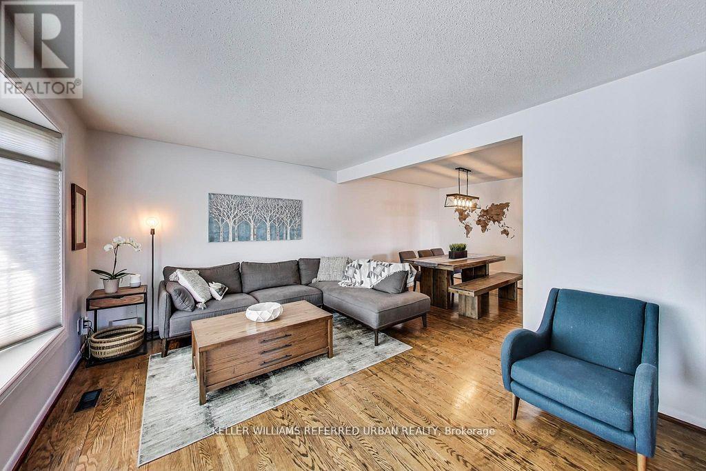 116 Fallingdale Crescent, Brampton, Ontario  L6T 3J6 - Photo 5 - W12487206