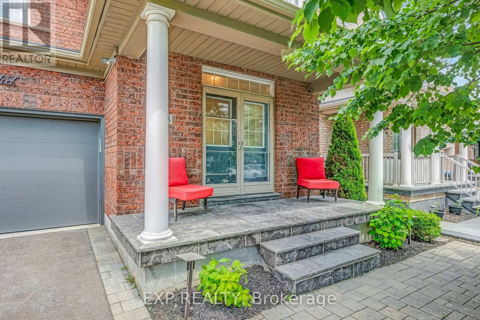 413 Sunny Meadow Boulevard, Brampton (Sandringham-Wellington), Ontario  L6R 0L6 - Photo 2 - W12487224