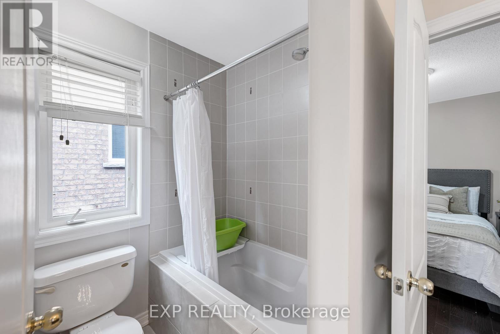 413 Sunny Meadow Boulevard, Brampton (Sandringham-Wellington), Ontario  L6R 0L6 - Photo 30 - W12487224