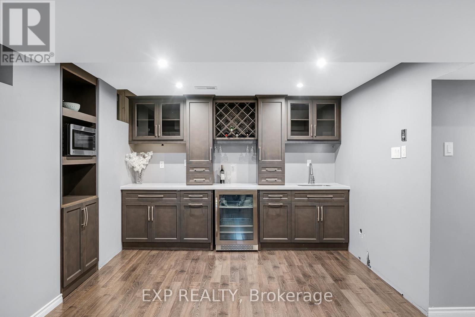 413 Sunny Meadow Boulevard, Brampton (Sandringham-Wellington), Ontario  L6R 0L6 - Photo 39 - W12487224