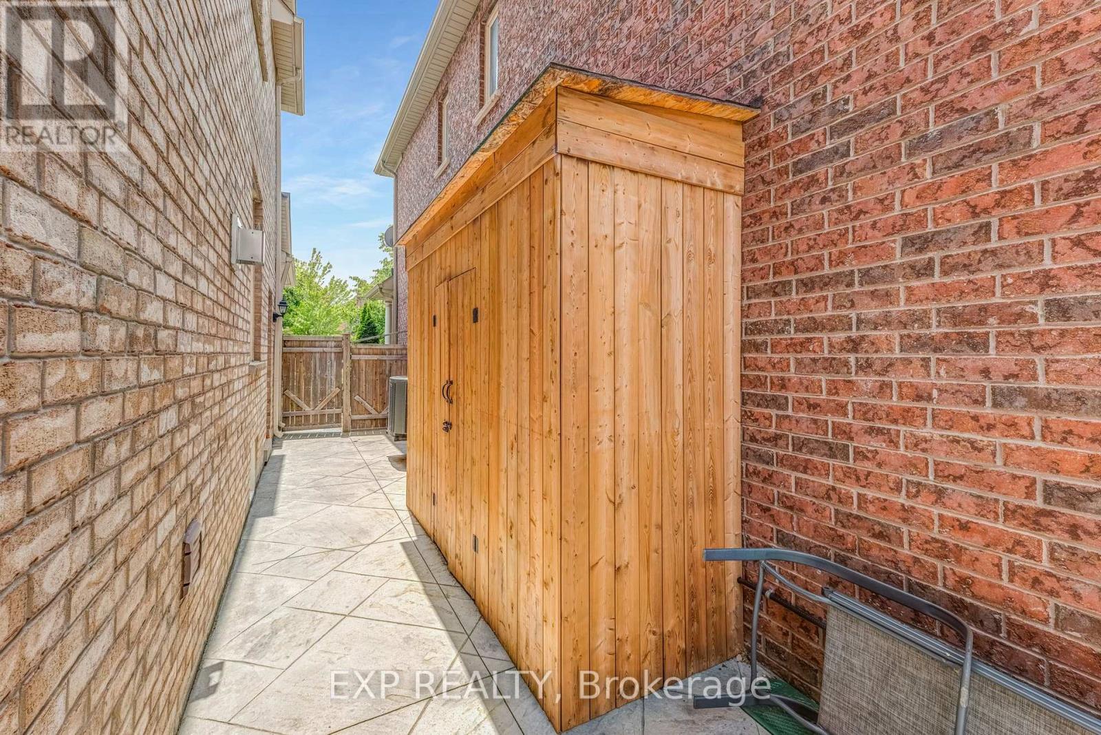 413 Sunny Meadow Boulevard, Brampton (Sandringham-Wellington), Ontario  L6R 0L6 - Photo 41 - W12487224