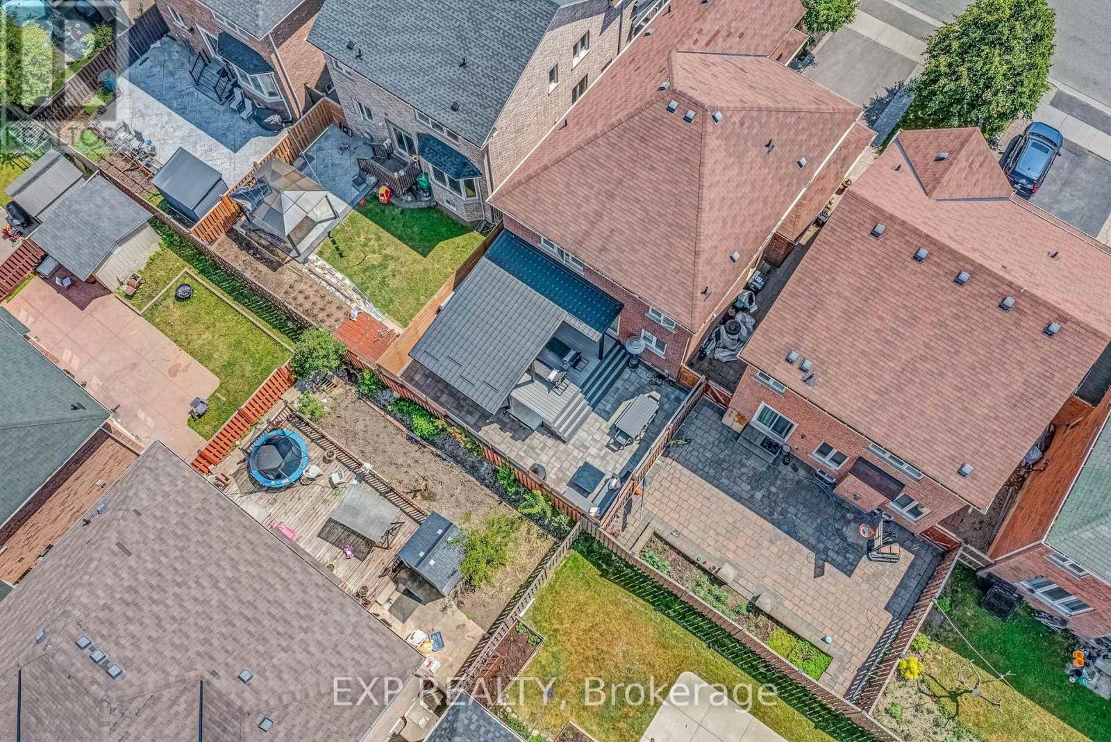 413 Sunny Meadow Boulevard, Brampton (Sandringham-Wellington), Ontario  L6R 0L6 - Photo 47 - W12487224