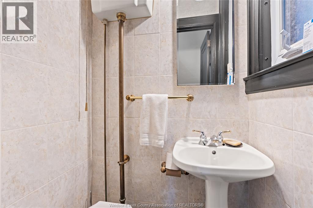 2163 Victoria, Windsor, Ontario  N8X 1P8 - Photo 21 - 25027441