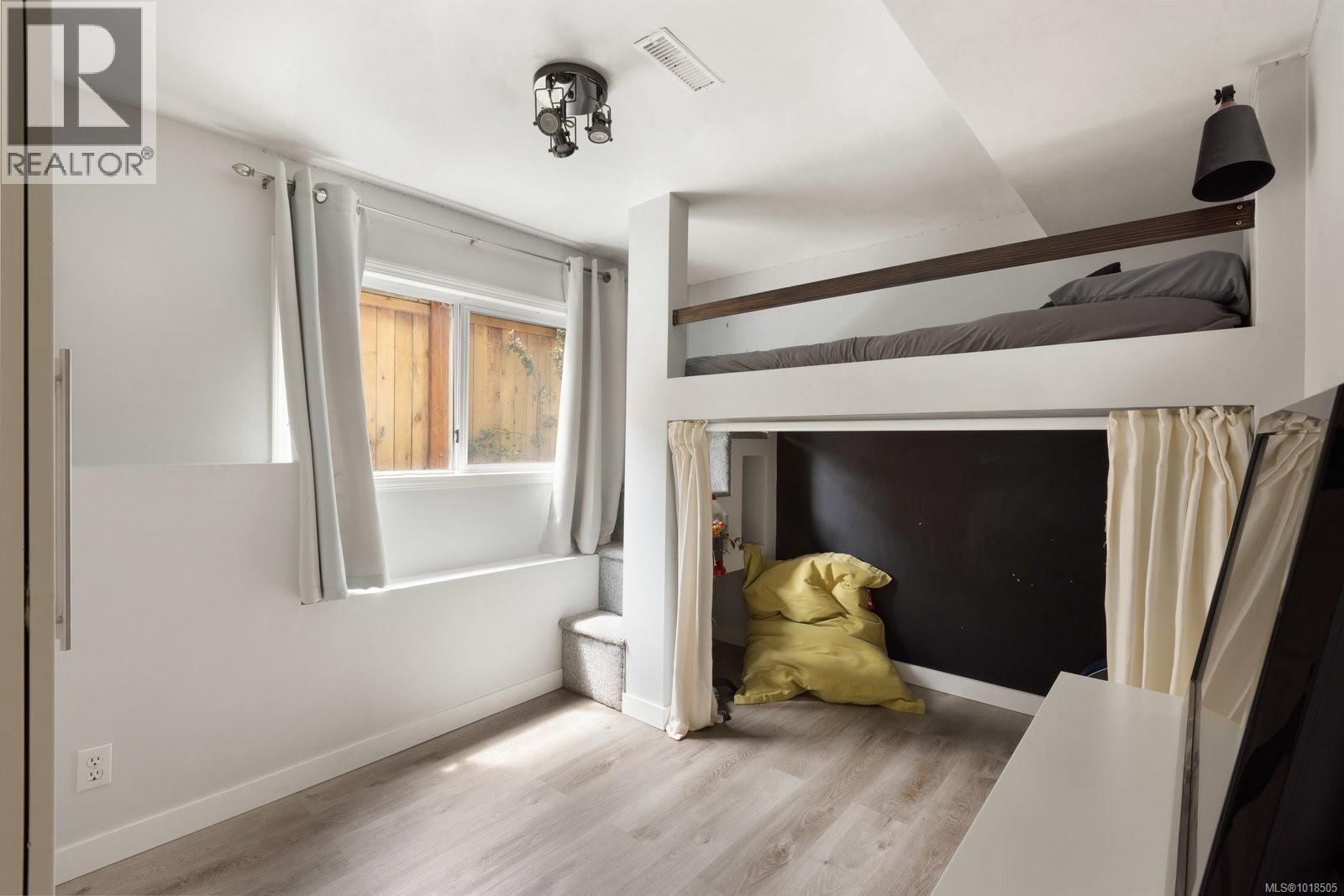 2571 Heron St, Oak Bay, British Columbia  V8R 5Z9 - Photo 16 - 1018505