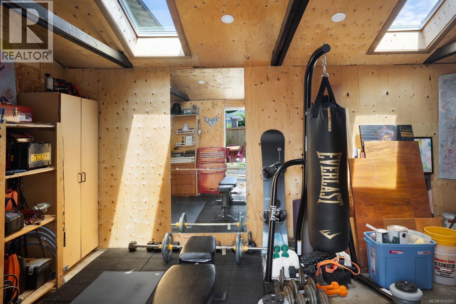 2571 Heron St, Oak Bay, British Columbia  V8R 5Z9 - Photo 30 - 1018505