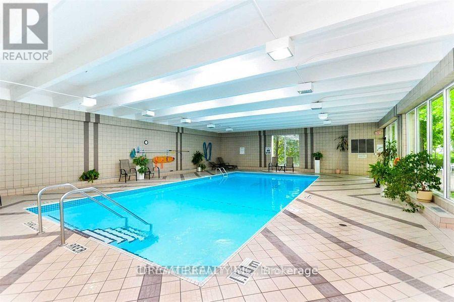 1412 - 3700 Kaneff Crescent, Mississauga, Ontario  L5A 4B8 - Photo 3 - W12476252