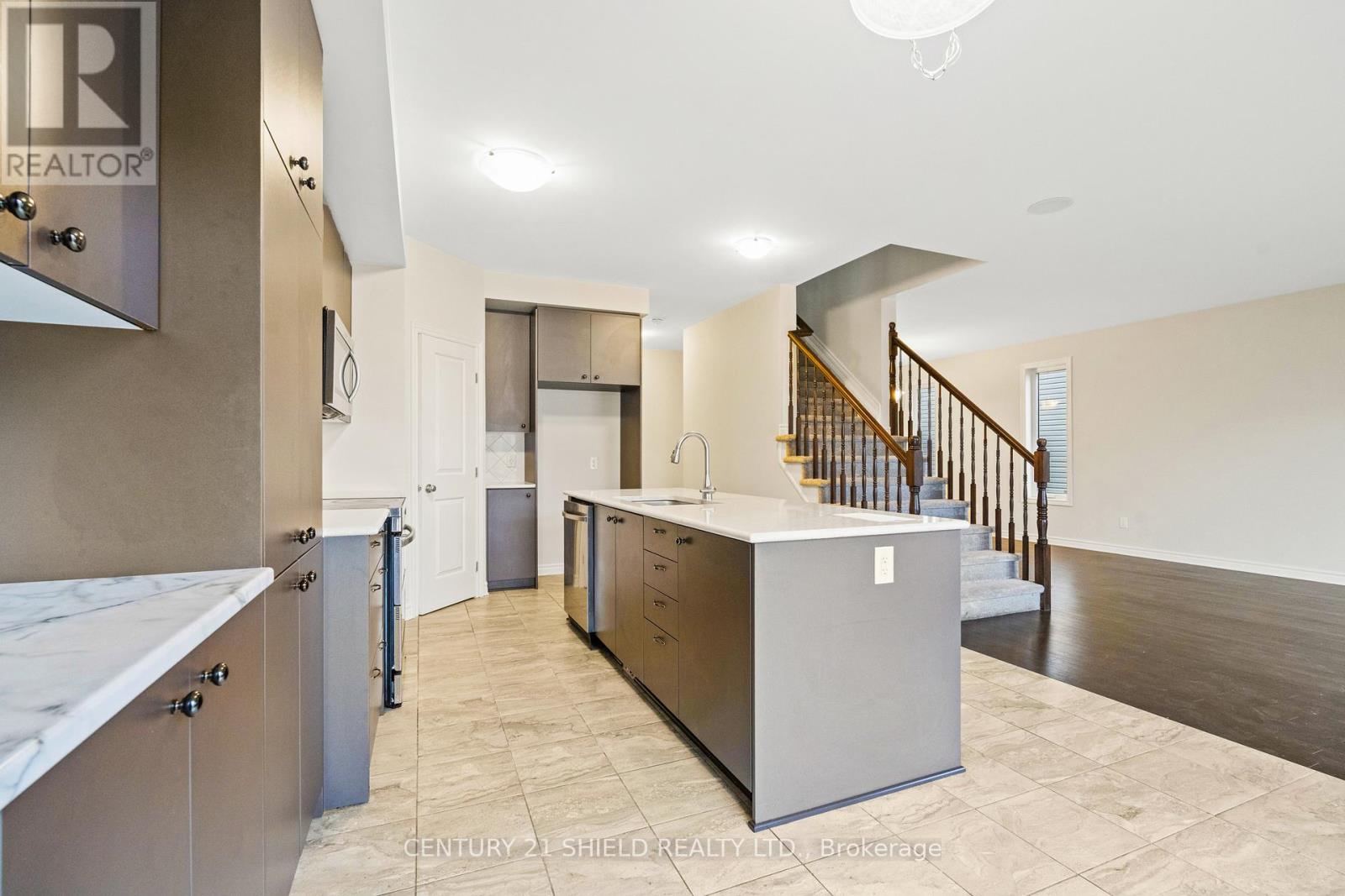 784 Namur Street, Russell, Ontario  K0A 1W0 - Photo 19 - X12487335