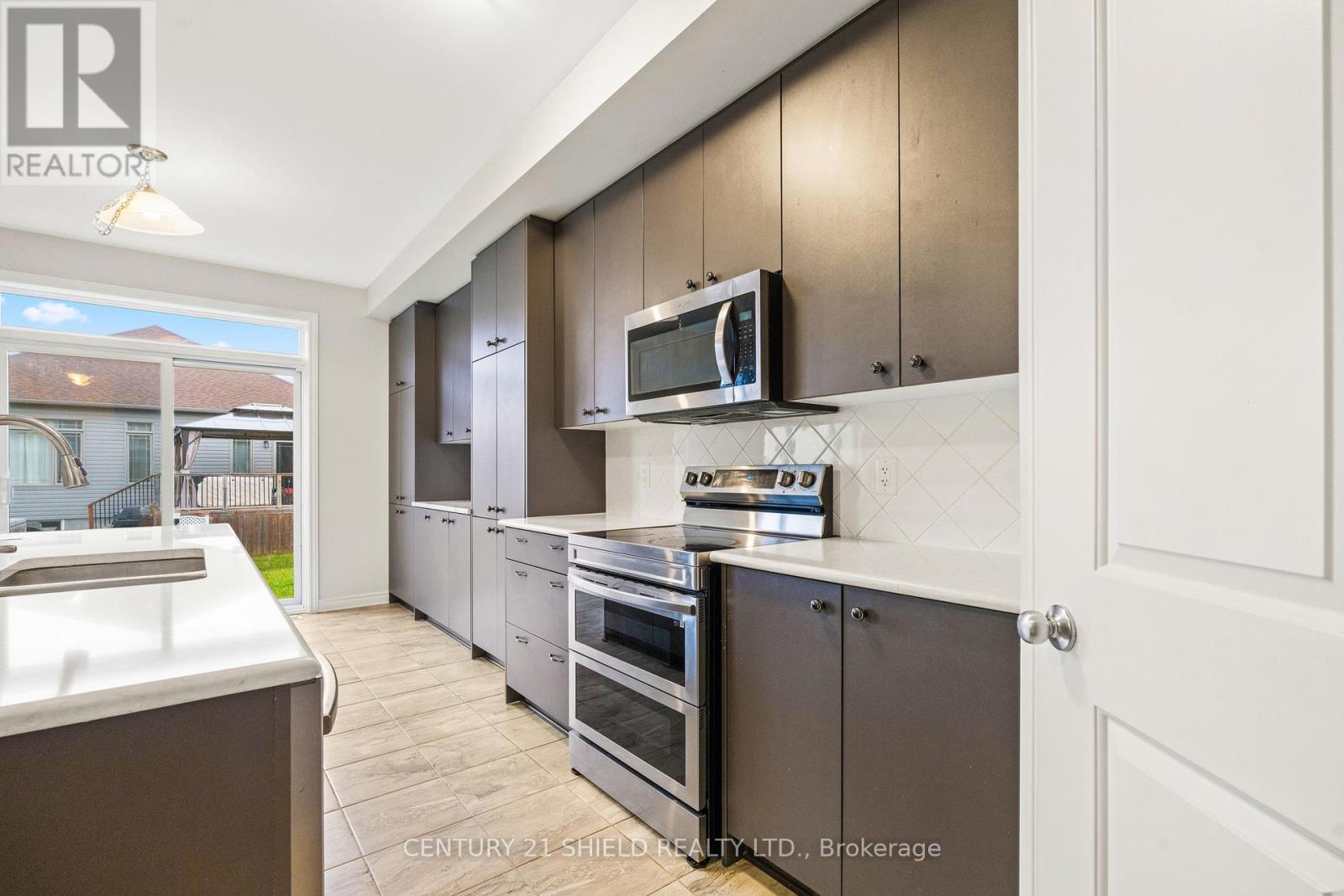 784 Namur Street, Russell, Ontario  K0A 1W0 - Photo 21 - X12487335