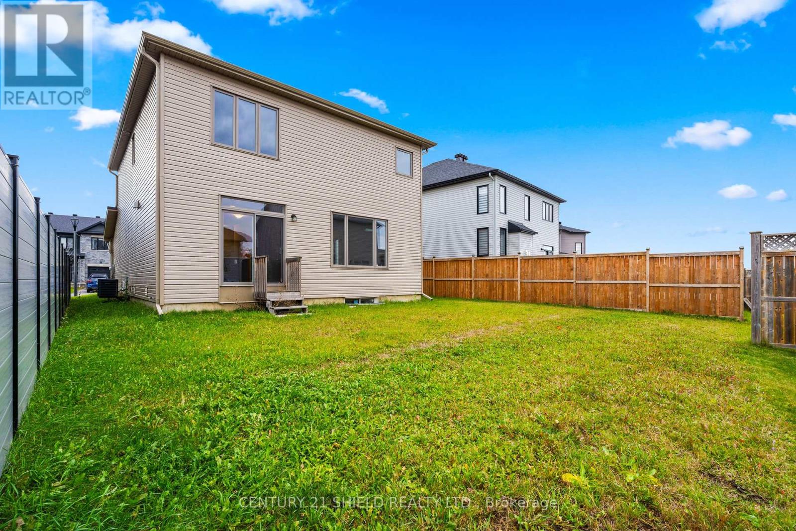 784 Namur Street, Russell, Ontario  K0A 1W0 - Photo 7 - X12487335