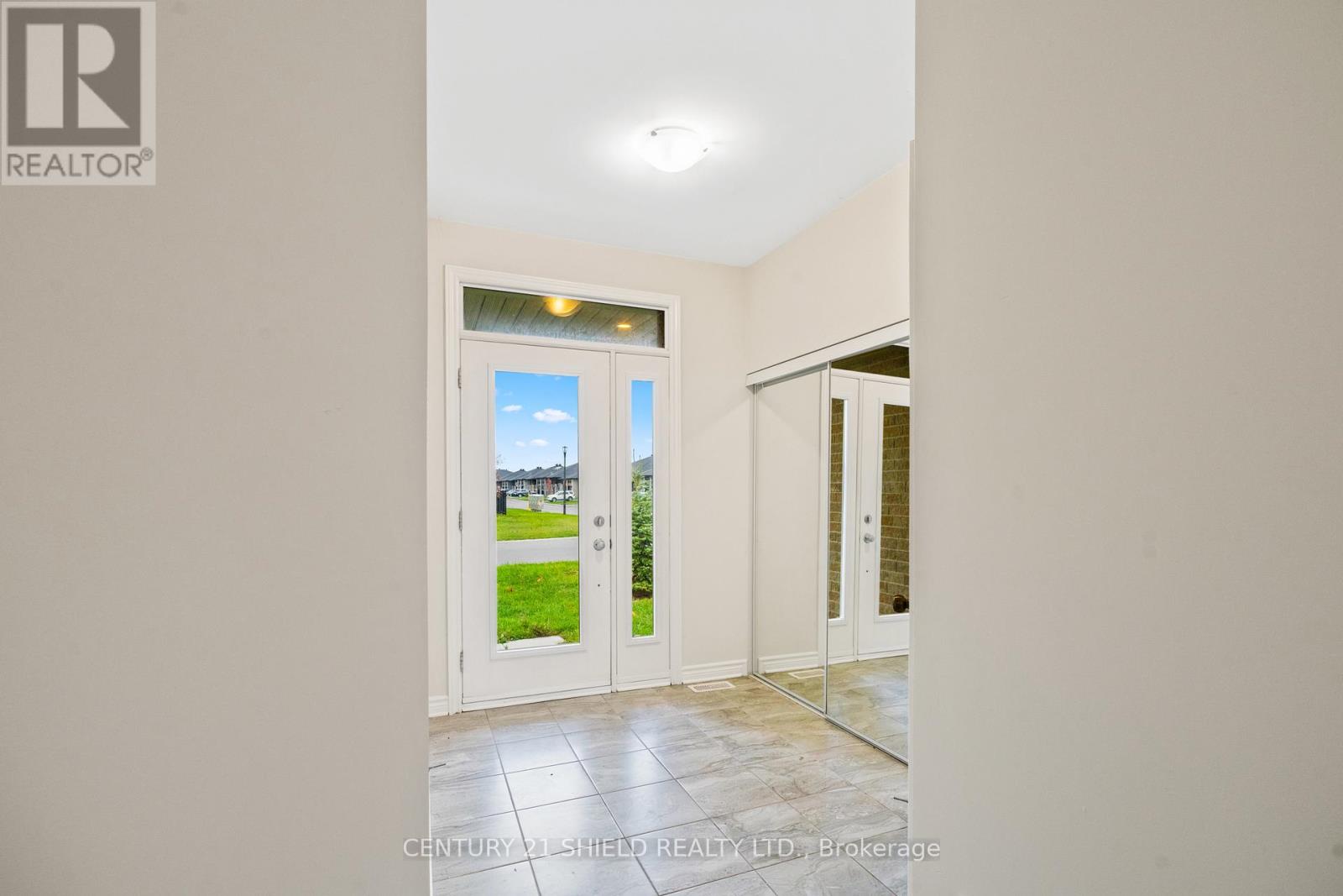 784 Namur Street, Russell, Ontario  K0A 1W0 - Photo 9 - X12487335