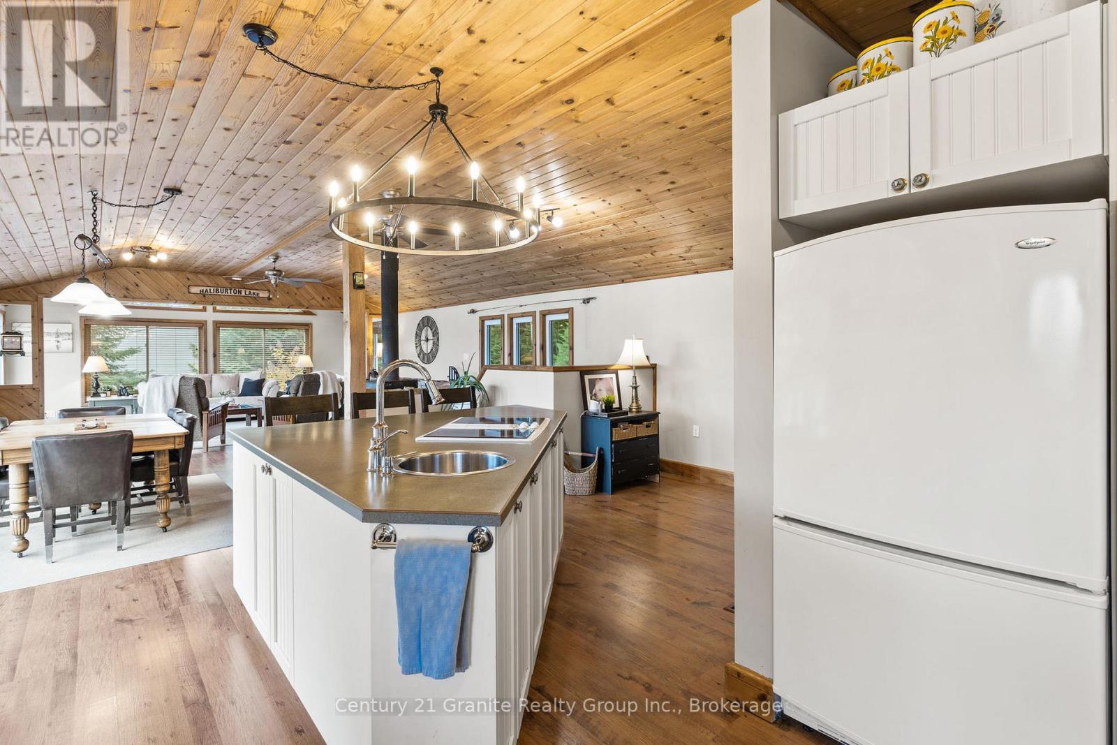 1526 Curry Road, Dysart Et Al, Ontario  K0M 2K0 - Photo 11 - X12487285