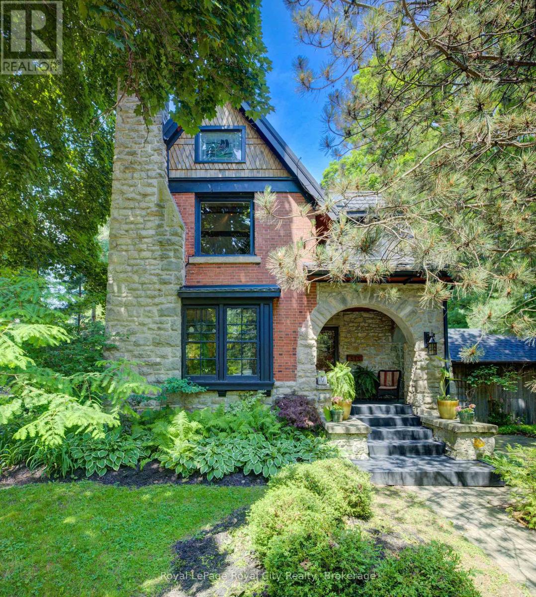 513 ST ANDREW STREET W, Centre Wellington, Ontario