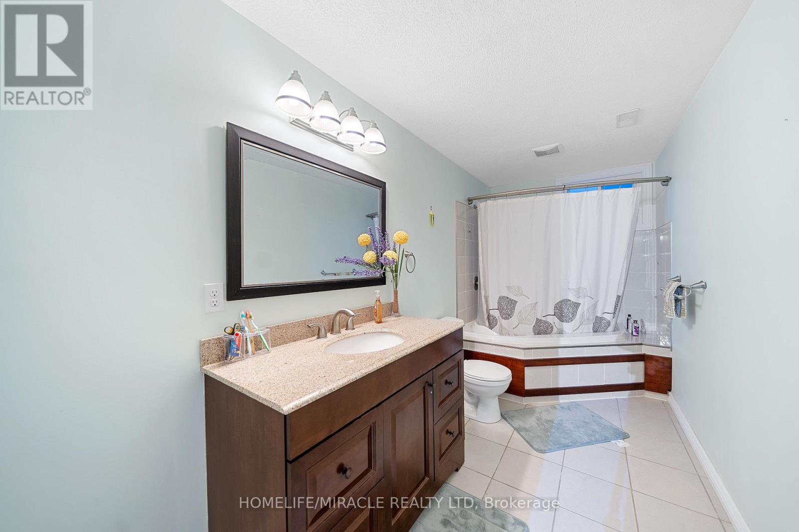 46 Freedom Crescent, Quinte West, Ontario  K8V 0C2 - Photo 10 - X12487167