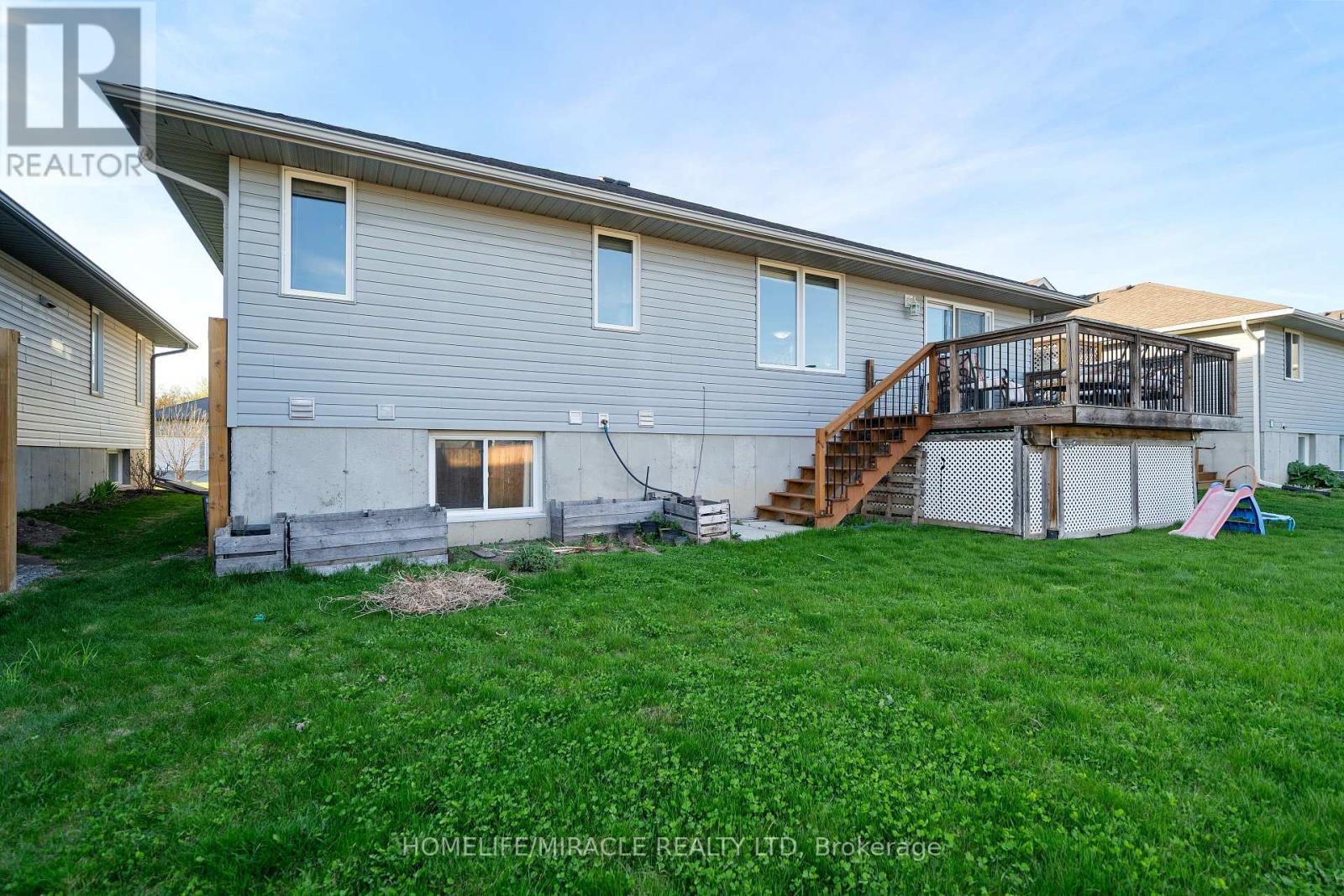 46 Freedom Crescent, Quinte West, Ontario  K8V 0C2 - Photo 3 - X12487167