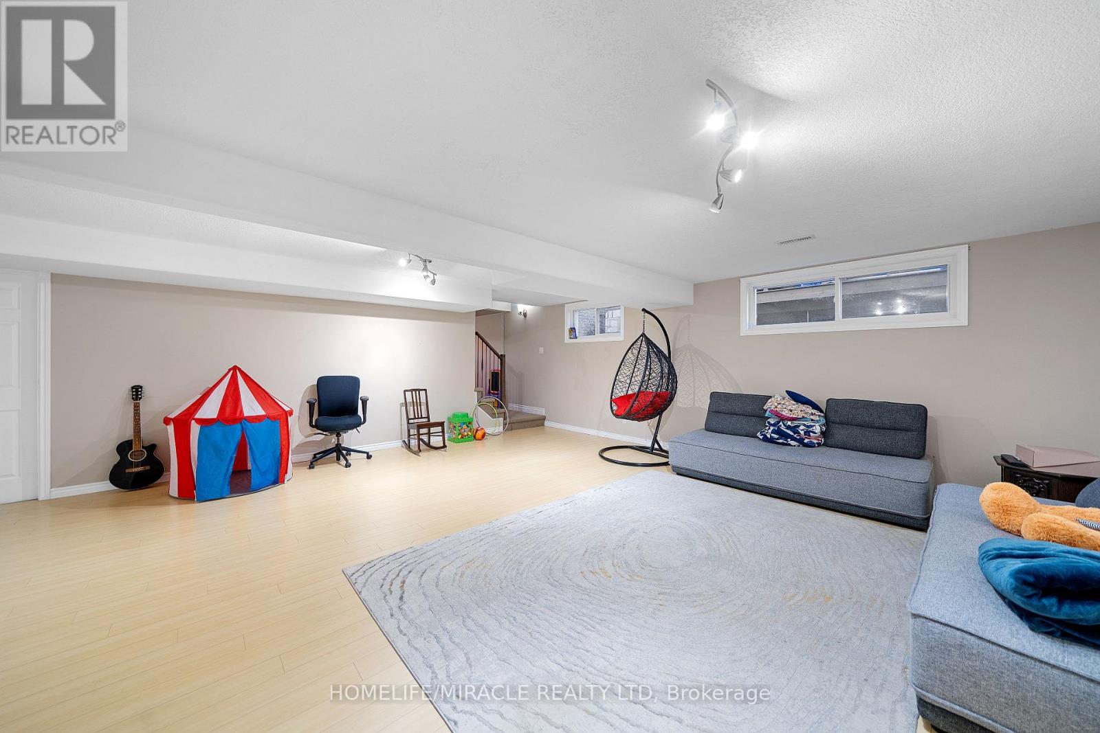 46 Freedom Crescent, Quinte West, Ontario  K8V 0C2 - Photo 4 - X12487167