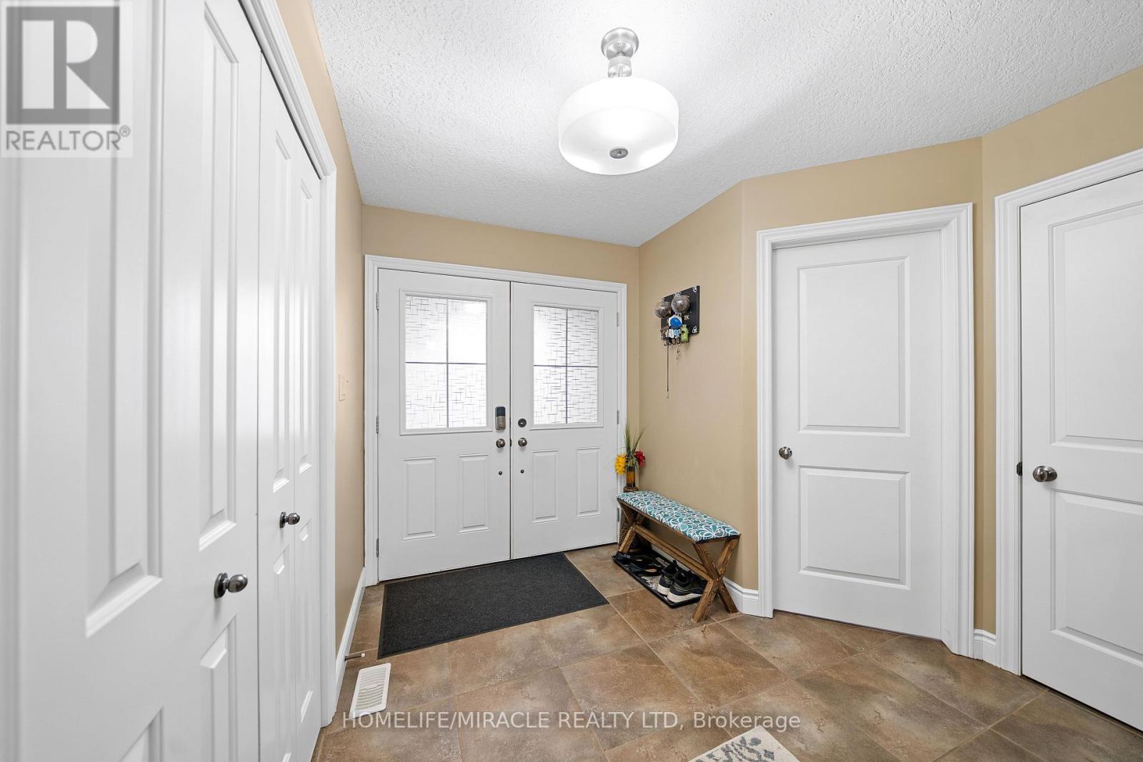 46 Freedom Crescent, Quinte West, Ontario  K8V 0C2 - Photo 6 - X12487167