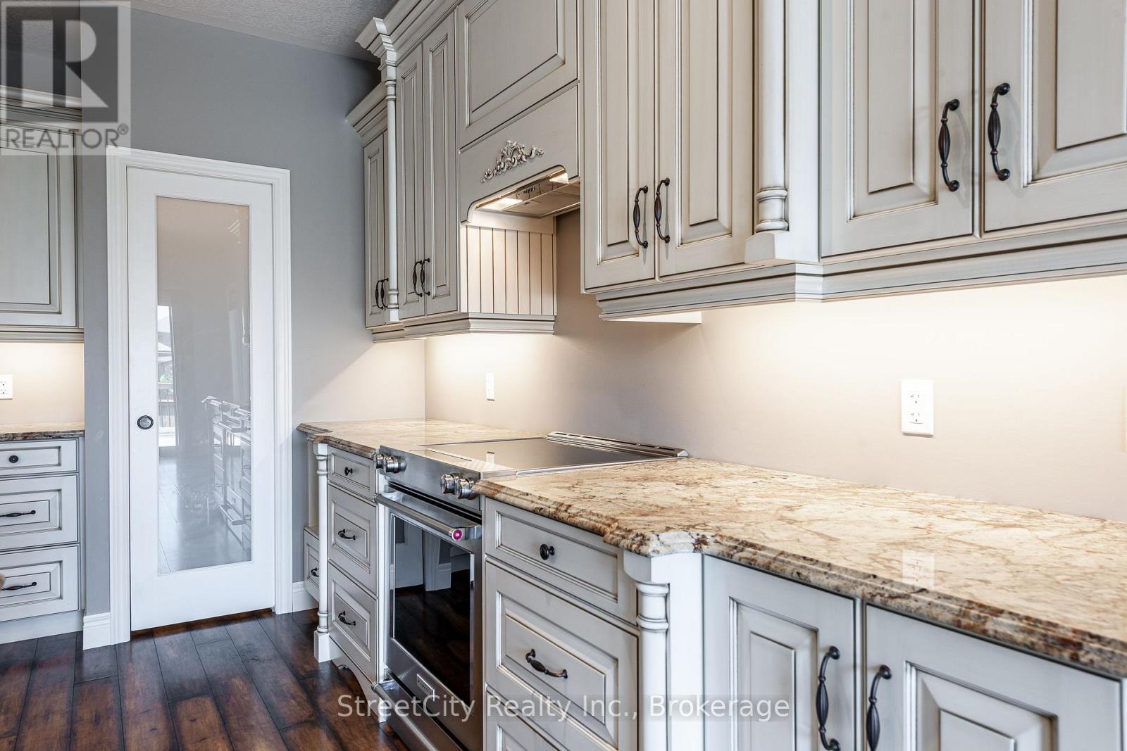 670 Forman Avenue, Stratford, Ontario  N5A 0G3 - Photo 9 - X12487318