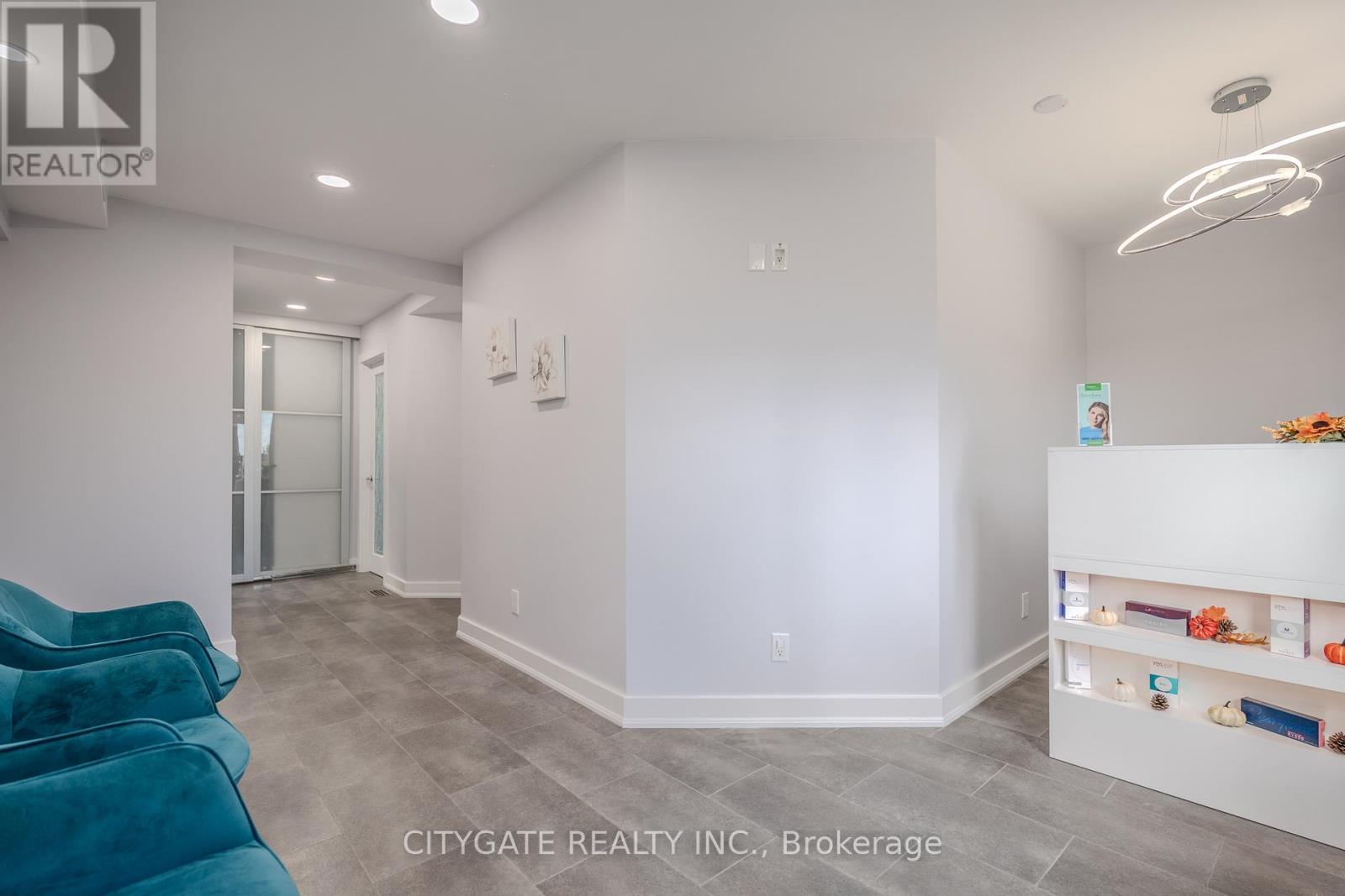 1A - 209 HOMEWOOD AVENUE, Hamilton, Ontario