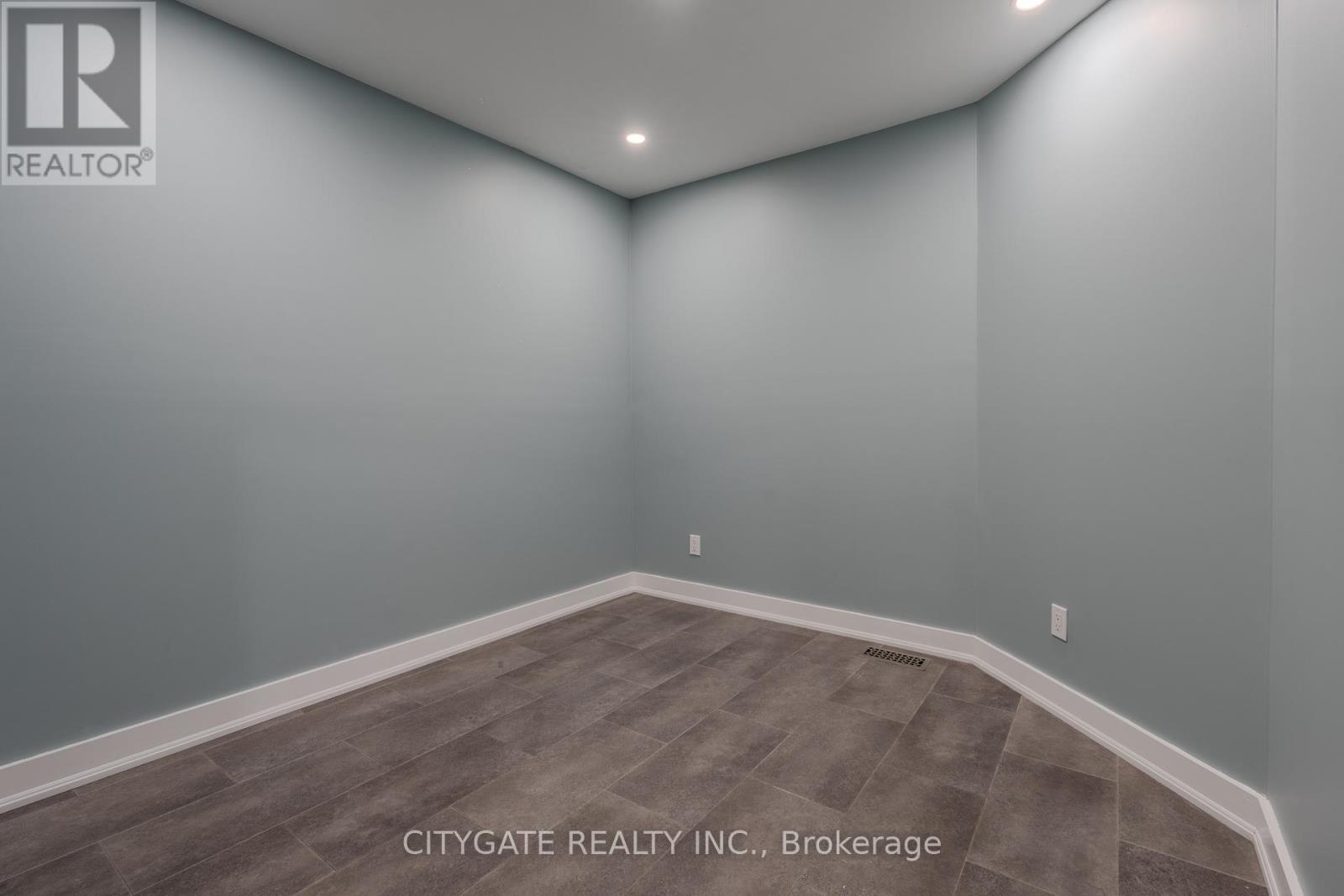 1a - 209 Homewood Avenue, Hamilton, Ontario  L8P 2M6 - Photo 2 - X12487168