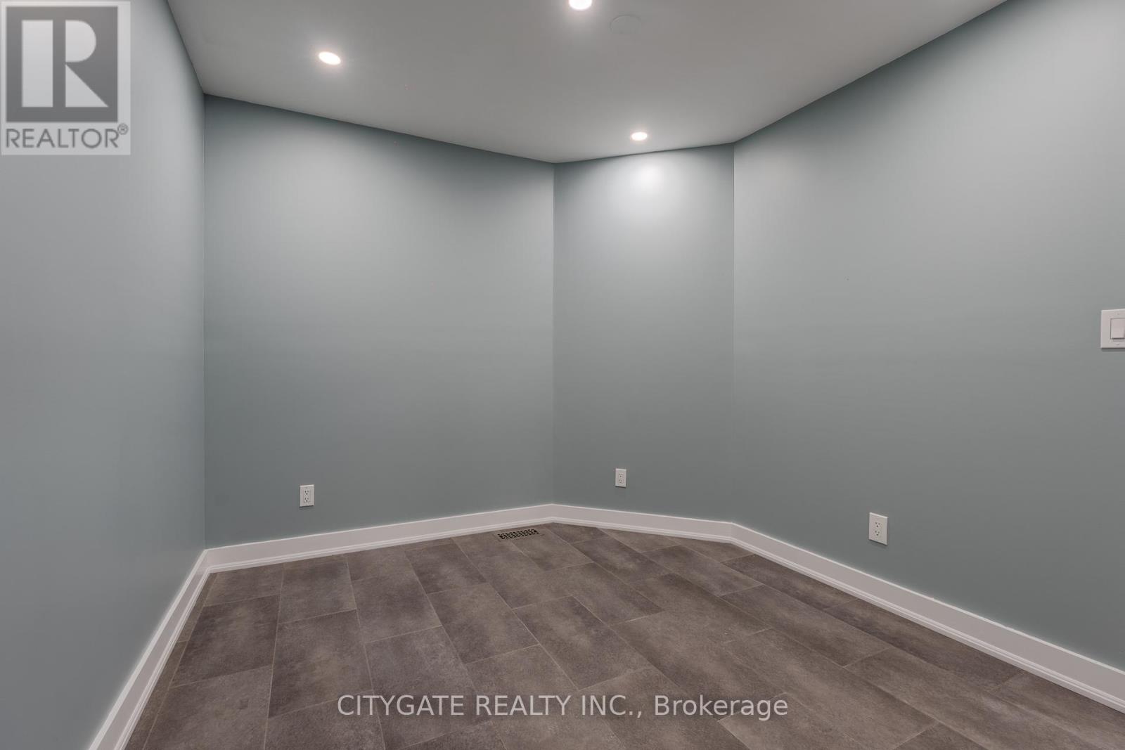 1a - 209 Homewood Avenue, Hamilton, Ontario  L8P 2M6 - Photo 4 - X12487168