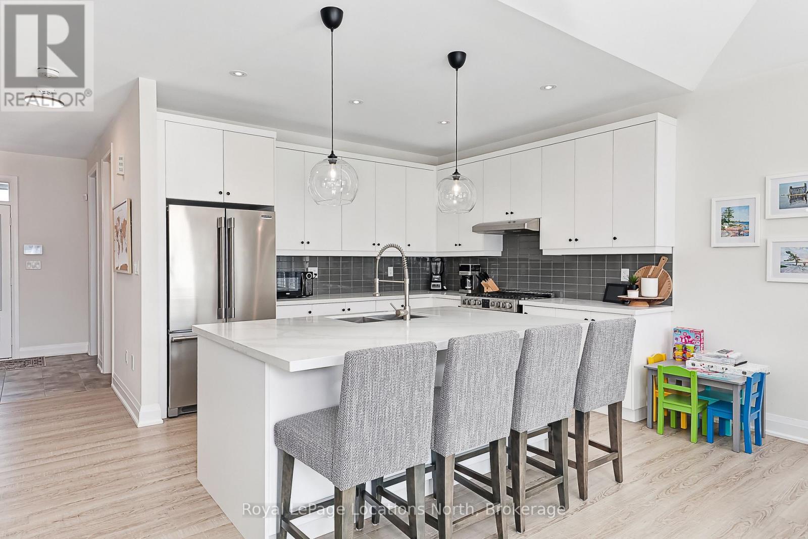 107 Stillwater Crescent, Blue Mountains, Ontario  L9Y 4P5 - Photo 8 - X12487324