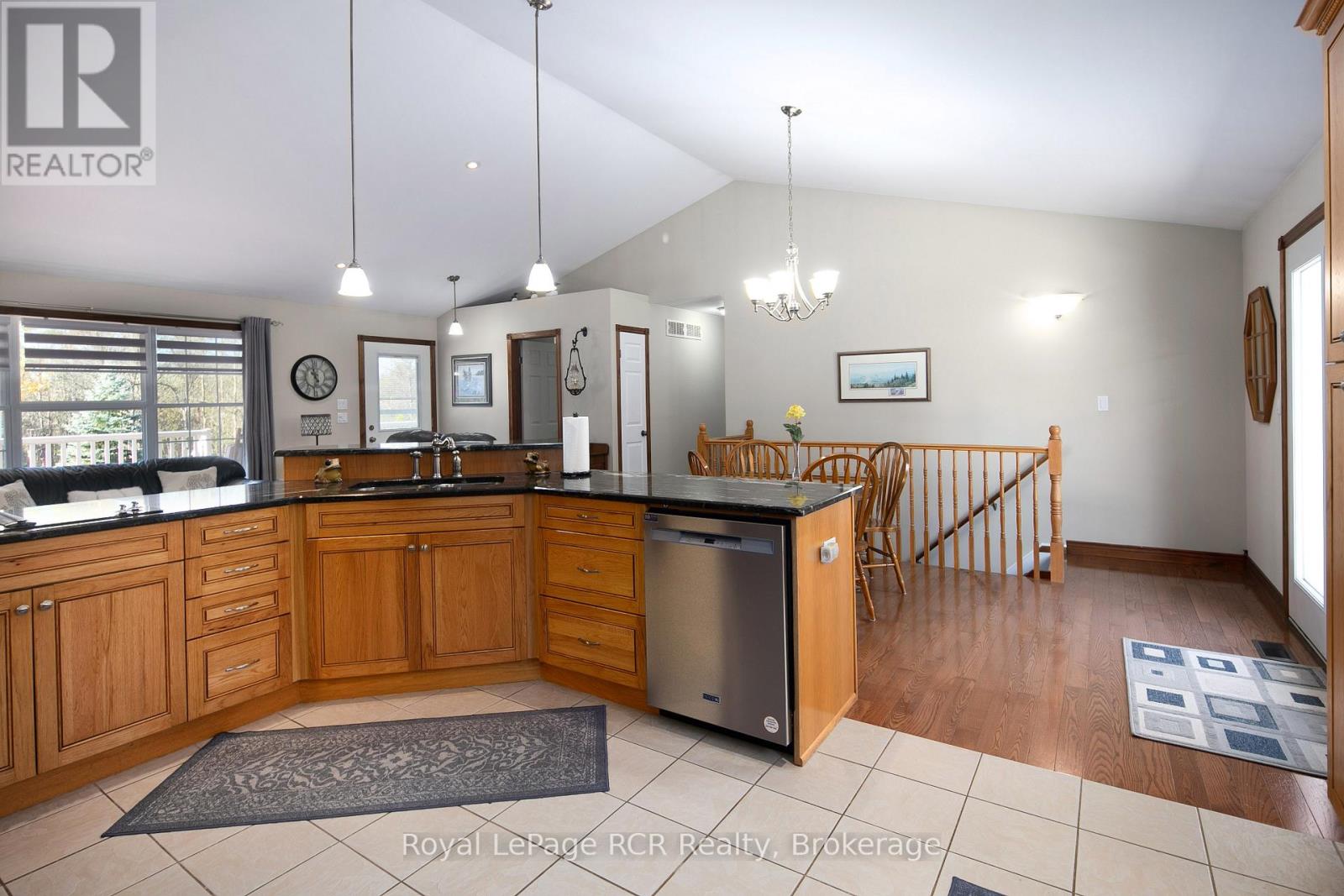 395443 2 Concession, Chatsworth, Ontario  N0H 2V0 - Photo 14 - X12487366