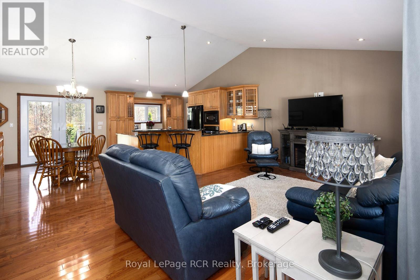 395443 2 Concession, Chatsworth, Ontario  N0H 2V0 - Photo 8 - X12487366