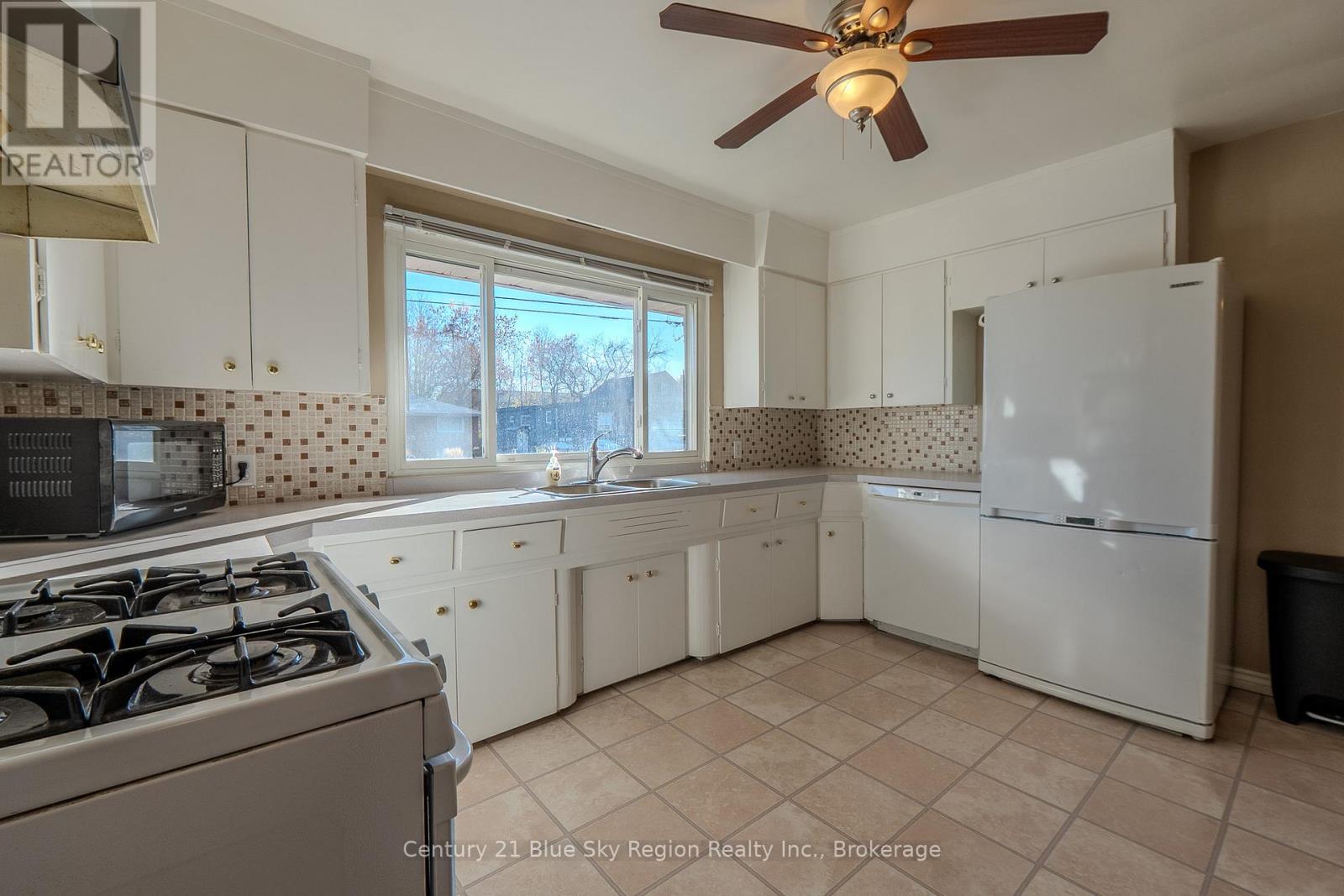 141 Duke Street W, North Bay (Central), Ontario  P1B 6E5 - Photo 10 - X12487327