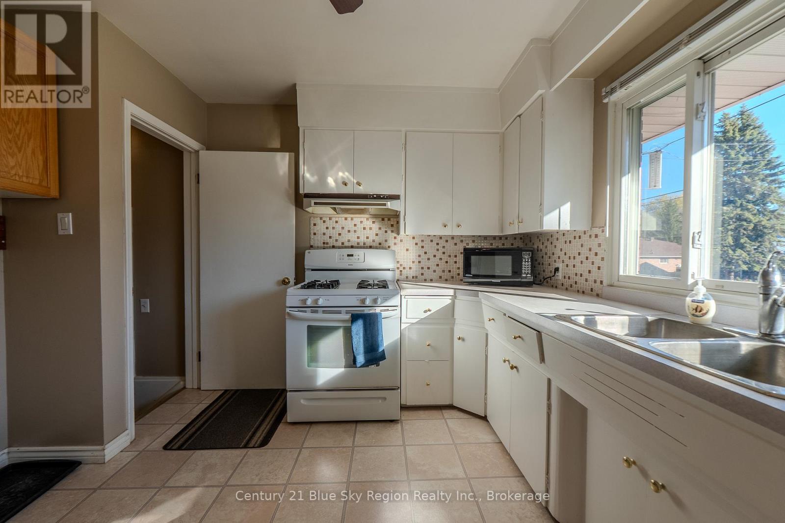 141 Duke Street W, North Bay (Central), Ontario  P1B 6E5 - Photo 12 - X12487327