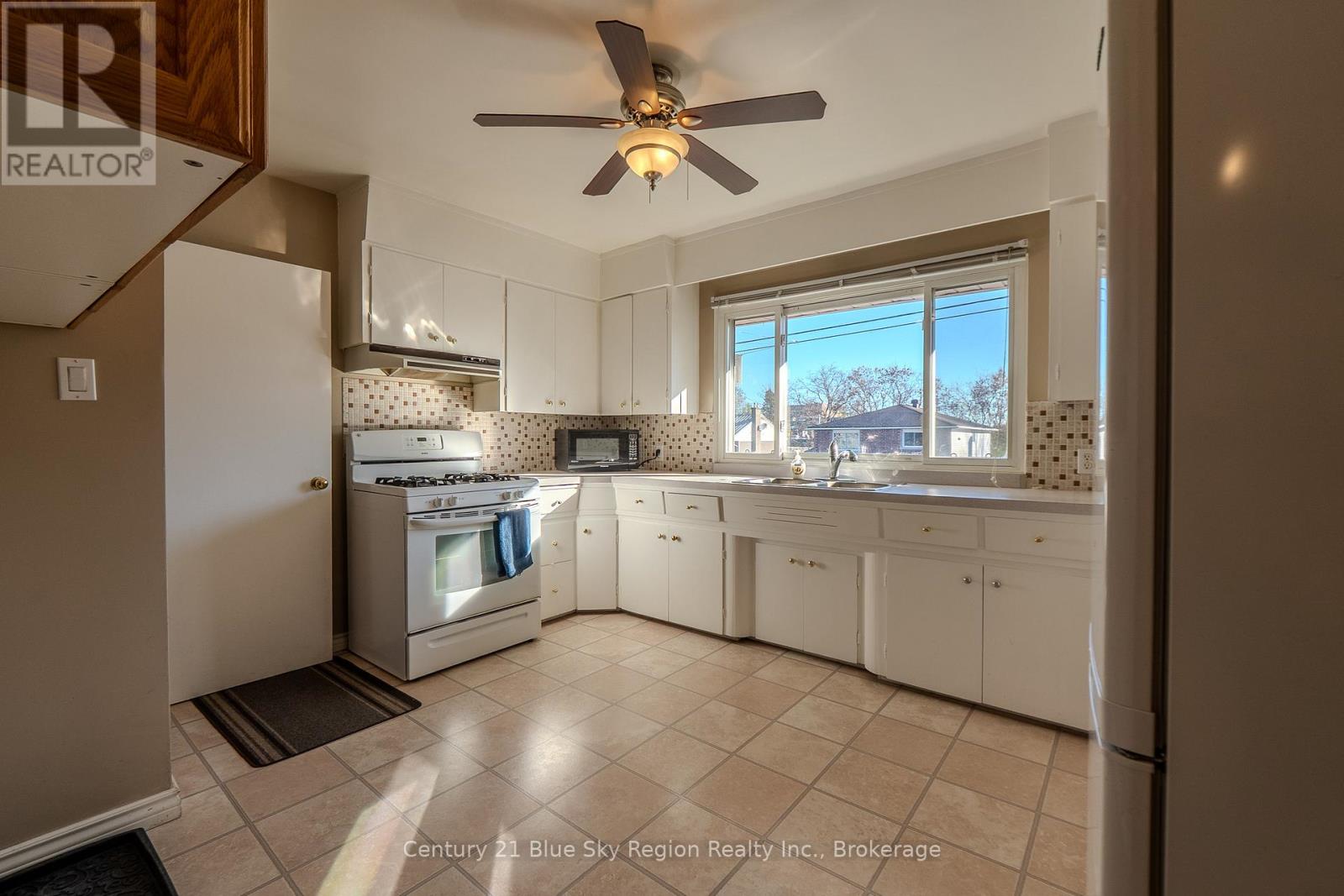 141 Duke Street W, North Bay (Central), Ontario  P1B 6E5 - Photo 8 - X12487327