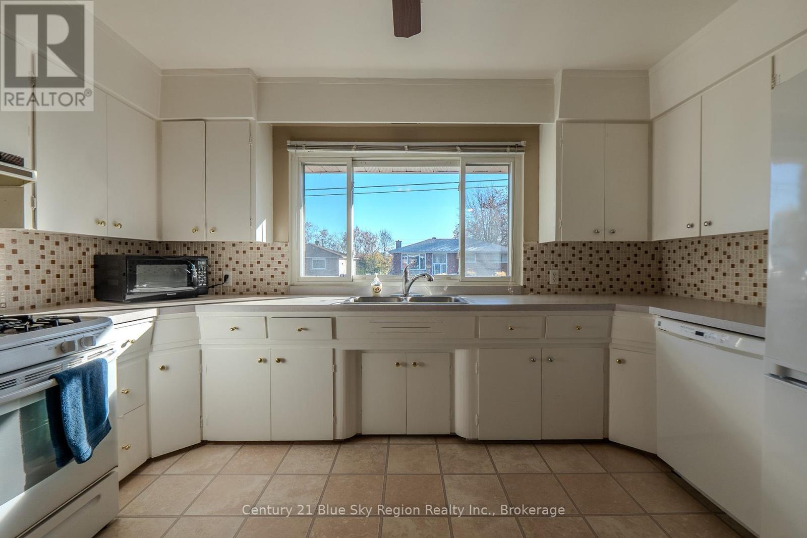 141 Duke Street W, North Bay (Central), Ontario  P1B 6E5 - Photo 9 - X12487327