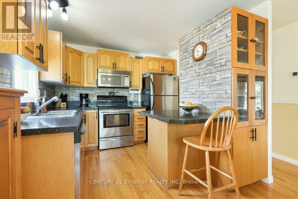 2502 Diamondview Road, Ottawa, Ontario  K0A 1L0 - Photo 18 - X12388467