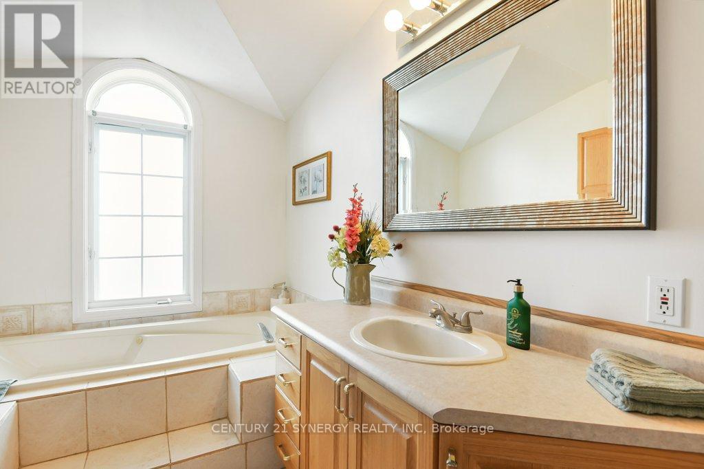 2502 Diamondview Road, Ottawa, Ontario  K0A 1L0 - Photo 32 - X12388467