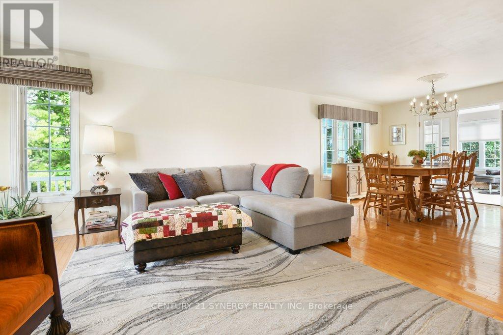 2502 Diamondview Road, Ottawa, Ontario  K0A 1L0 - Photo 13 - X12388467