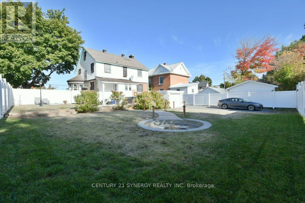 61 Daniel Street N, Arnprior, Ontario  K7S 2K6 - Photo 32 - X12469336