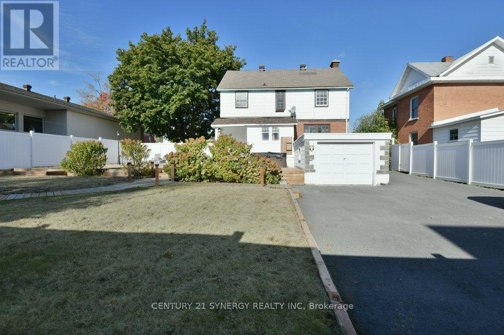 61 Daniel Street N, Arnprior, Ontario  K7S 2K6 - Photo 36 - X12469336