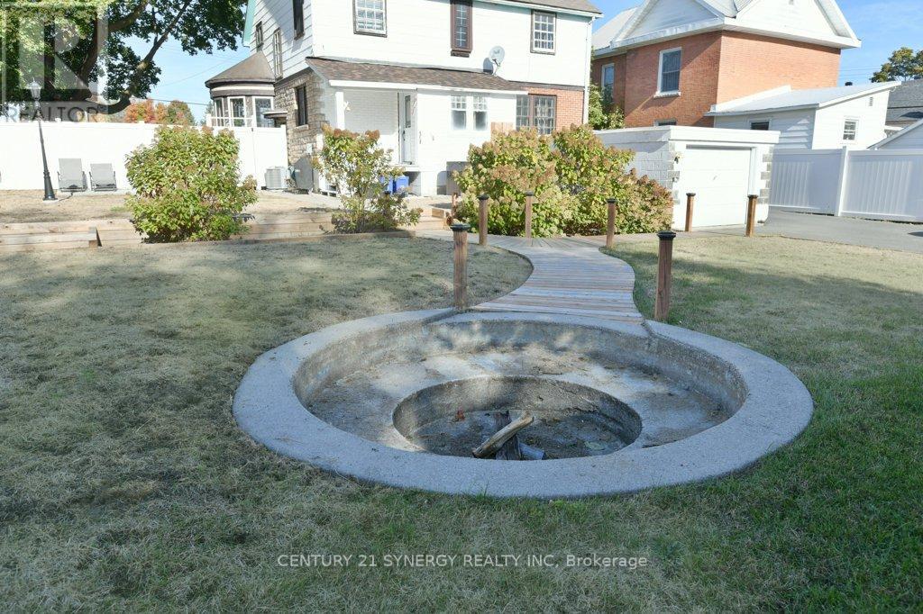 61 Daniel Street N, Arnprior, Ontario  K7S 2K6 - Photo 34 - X12469336