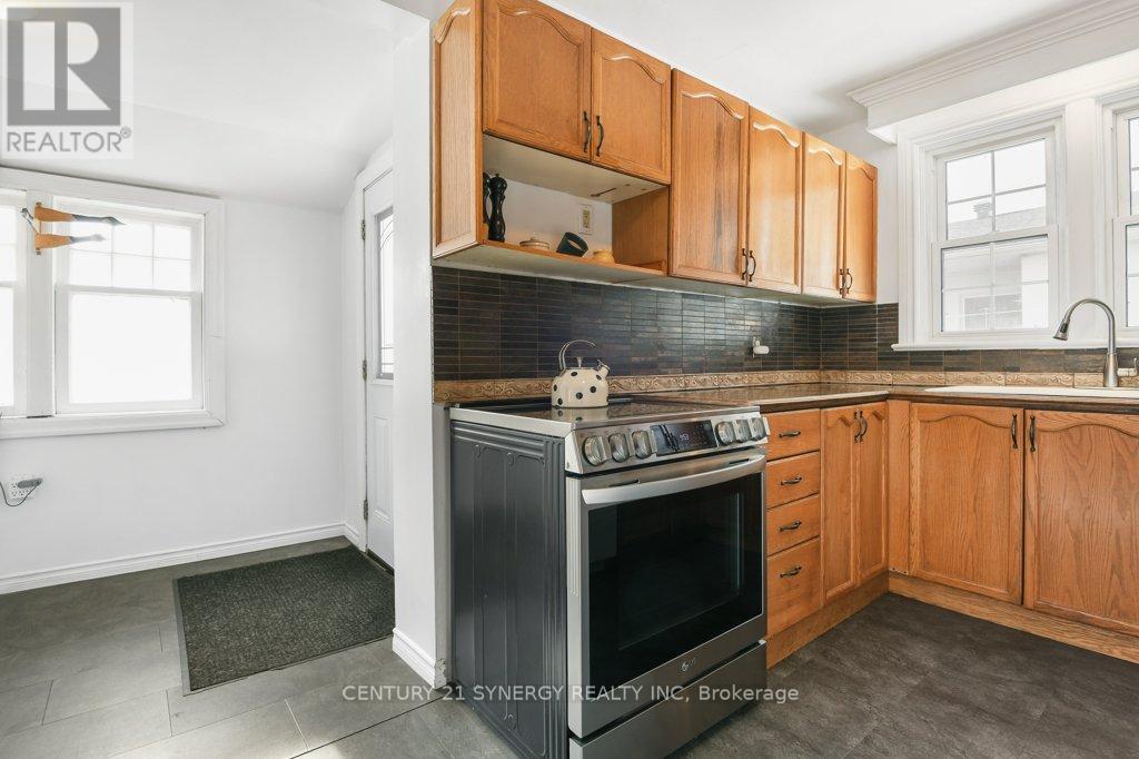 61 Daniel Street N, Arnprior, Ontario  K7S 2K6 - Photo 17 - X12469336