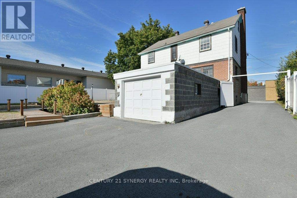 61 Daniel Street N, Arnprior, Ontario  K7S 2K6 - Photo 37 - X12469336