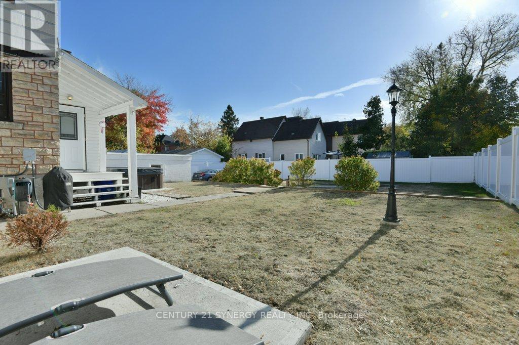 61 Daniel Street N, Arnprior, Ontario  K7S 2K6 - Photo 35 - X12469336