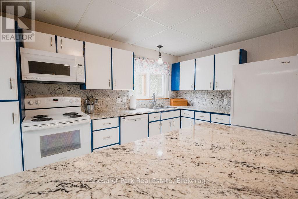 6131 Highway 11 Highway N, Temagami, Ontario  P0H 2H0 - Photo 13 - X12354903