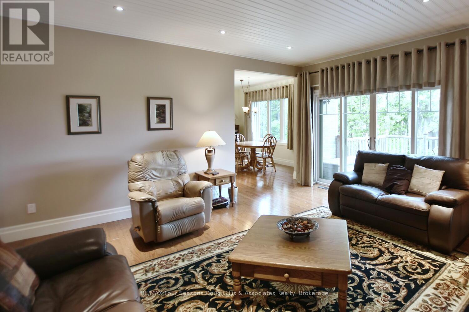 135 Algonquin Drive, Meaford, Ontario  N4L 0A7 - Photo 14 - X12467675