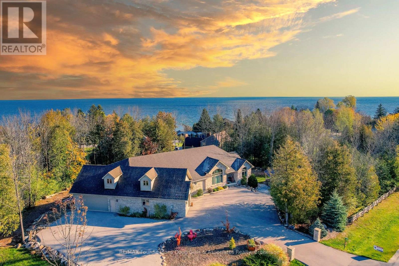 135 Algonquin Drive, Meaford, Ontario  N4L 0A7 - Photo 2 - X12467675