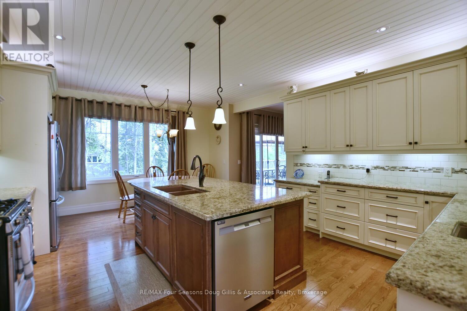 135 Algonquin Drive, Meaford, Ontario  N4L 0A7 - Photo 18 - X12467675