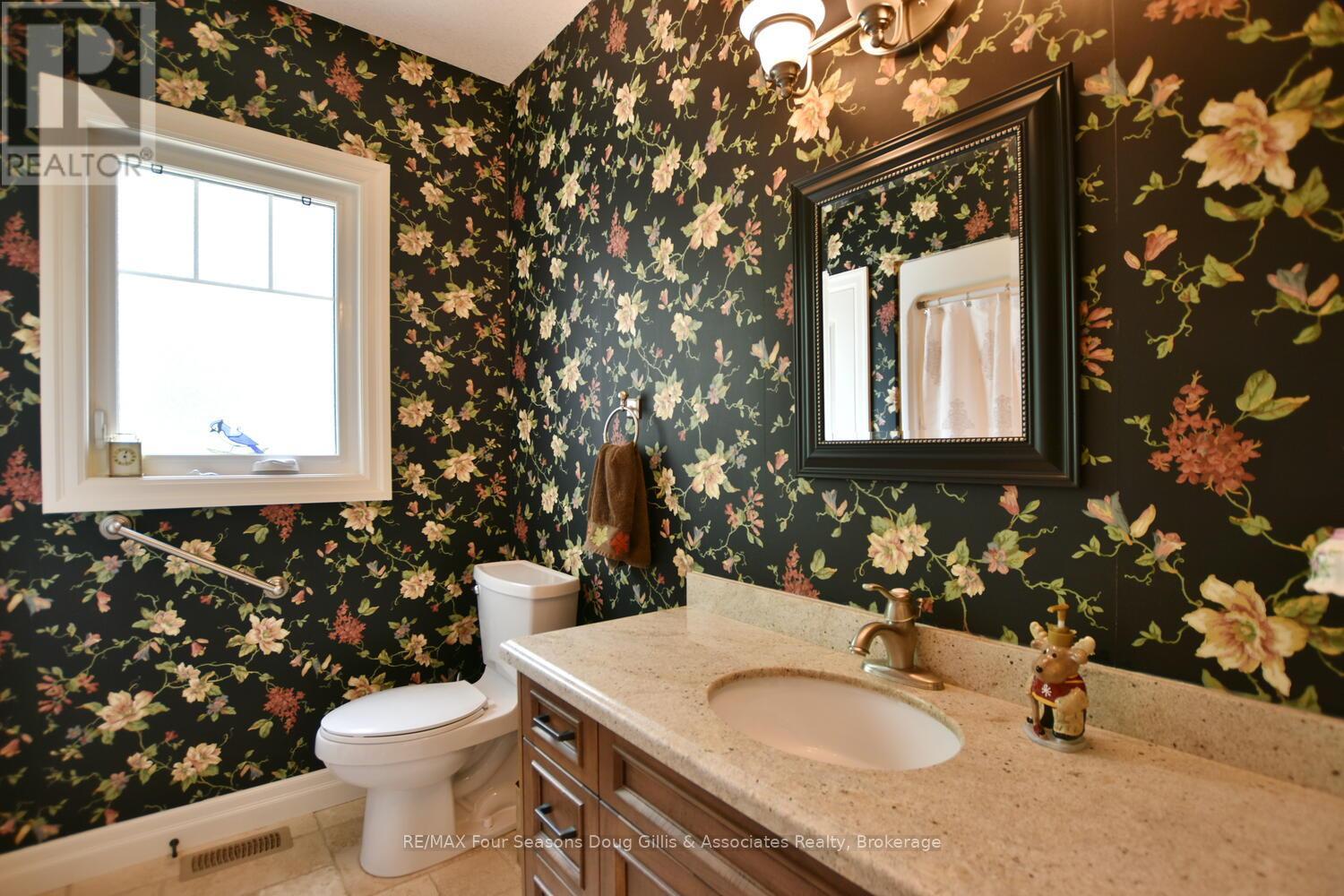 135 Algonquin Drive, Meaford, Ontario  N4L 0A7 - Photo 33 - X12467675